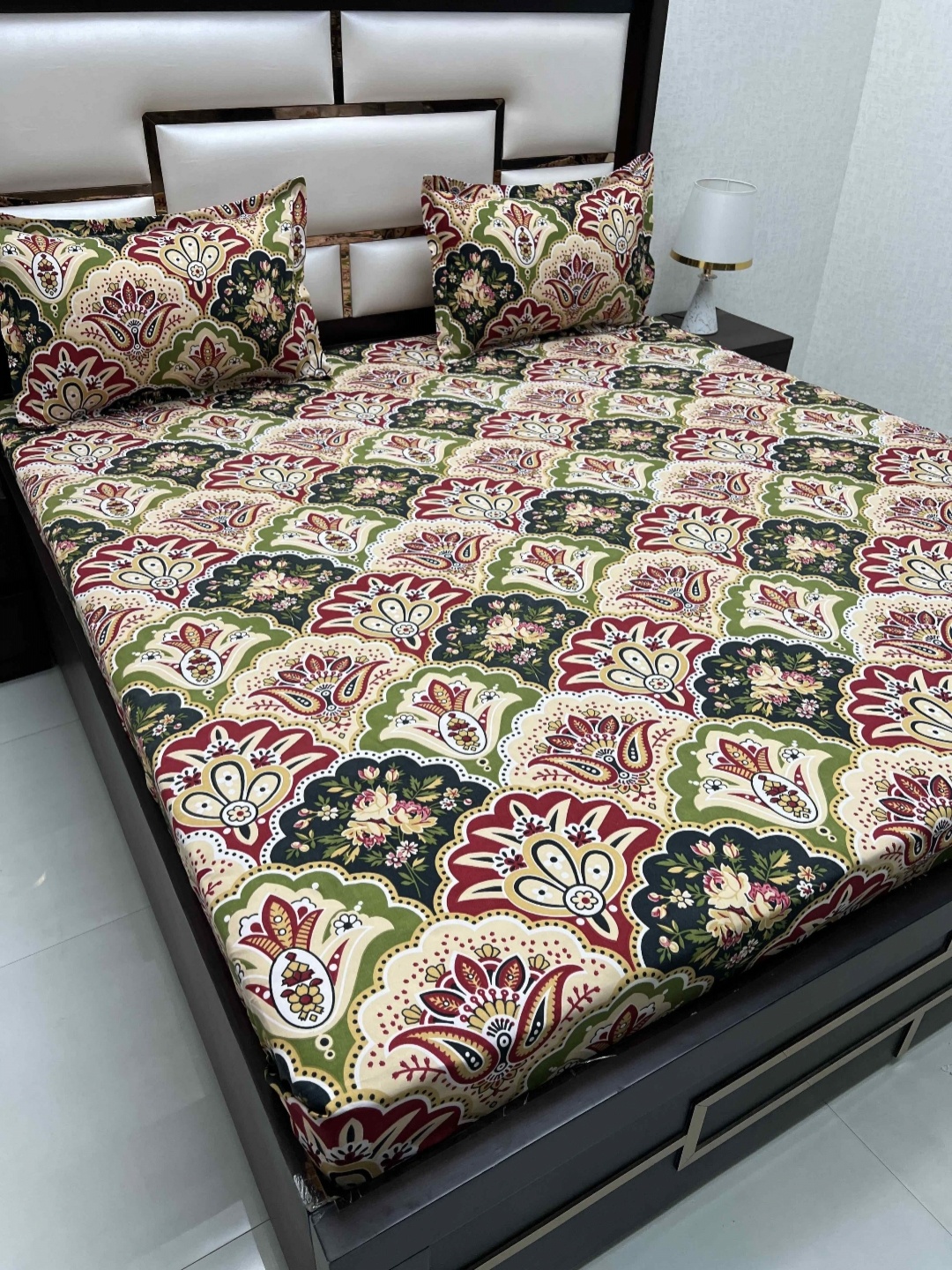

Pure Decor Queen Size Double Bedsheet With 2 Pillow Covers 2.28m X 2.54m, Beige