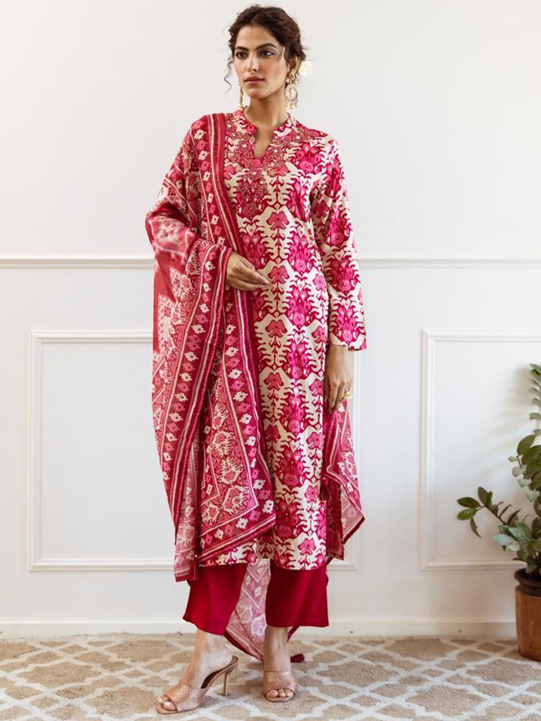 

Anouk Pink Floral Printed Mandarin Collar Straight Kurta With Trousers & Dupatta