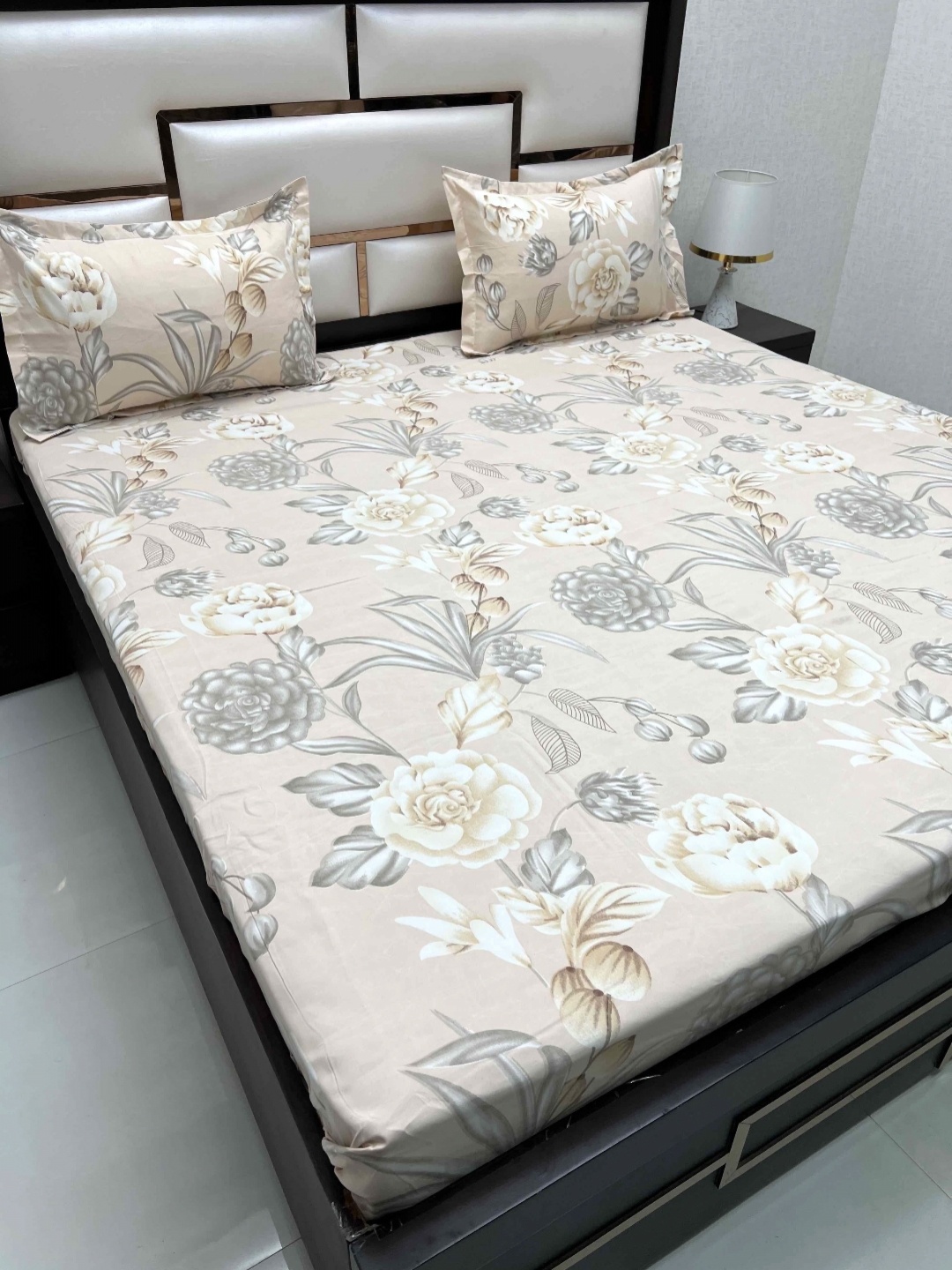 

Pure Decor Queen Size Double Bedsheet With 2 Pillow Covers 2.28m X 2.54m, Peach