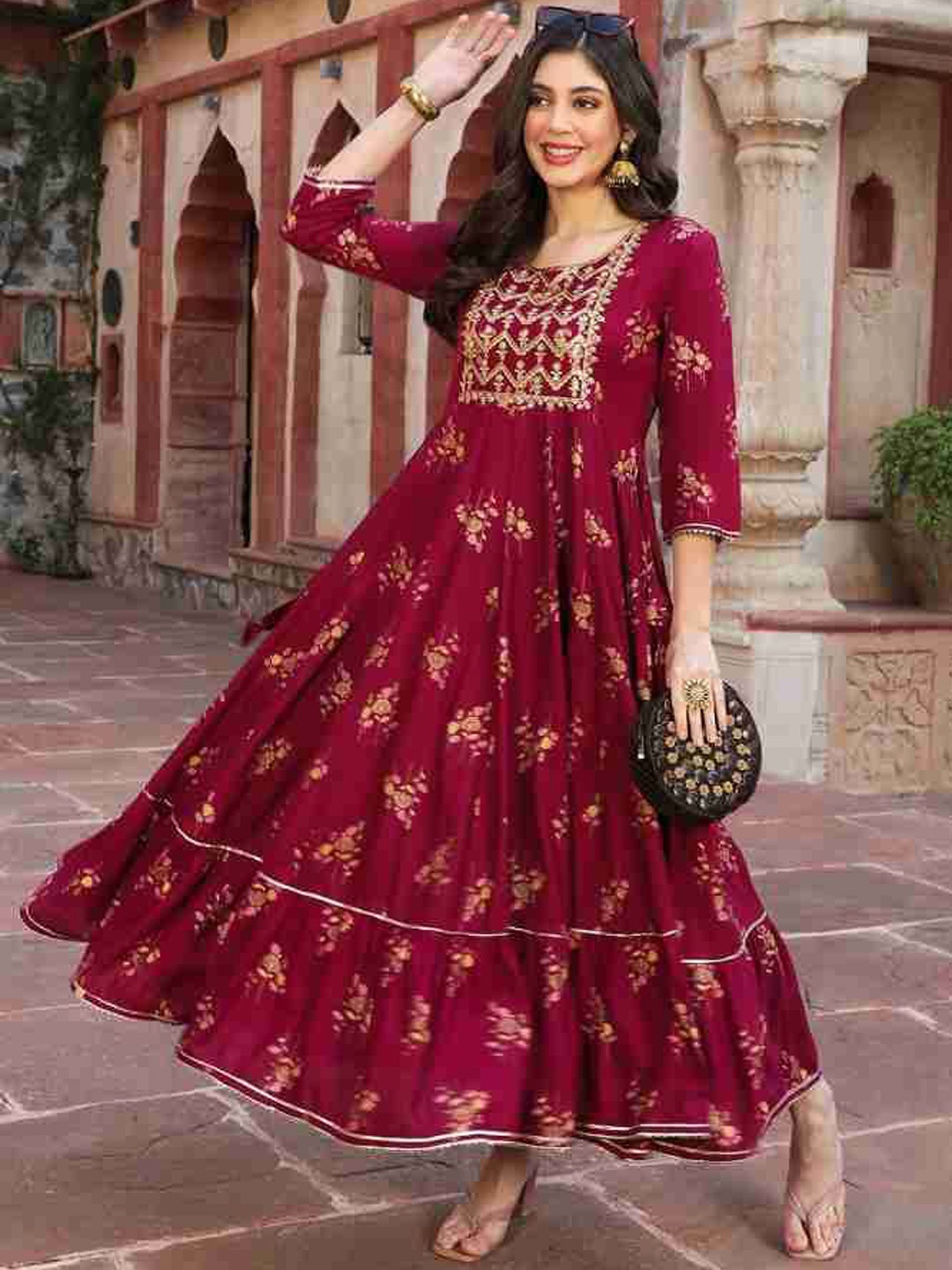 

VYKOO Floral Printed Sequinned Anarkali Kurta, Maroon