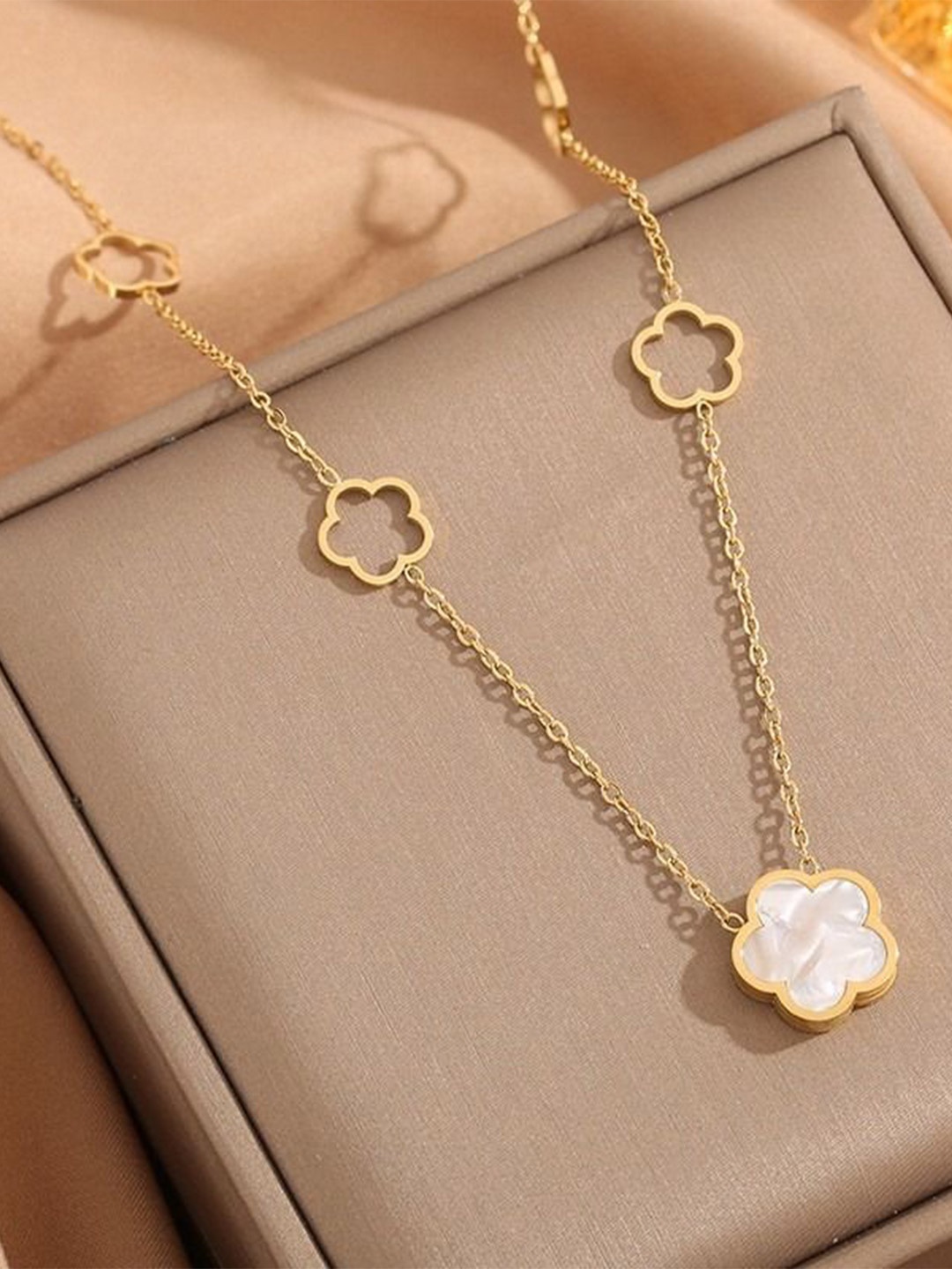 

MYKI Stainless Steel Gold-Plated Floral Pendant Necklace with Pearl Accent