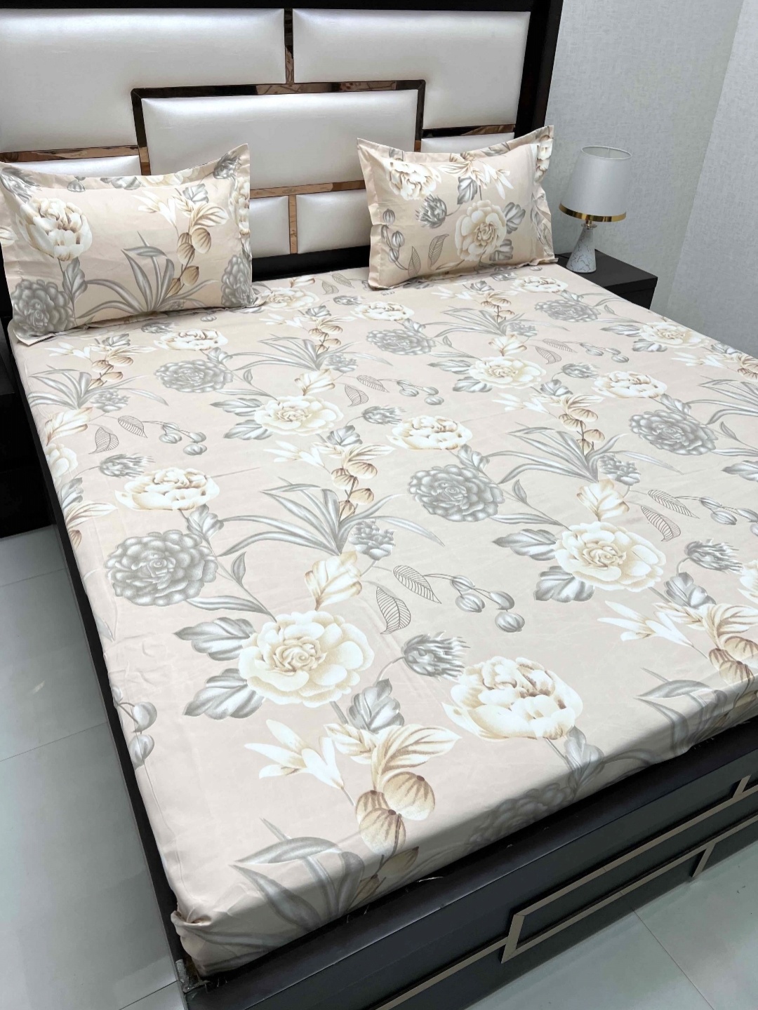 

Pure Decor Queen Size Double Bedsheet With 2 Pillow Covers 2.28m X 2.54m, Peach