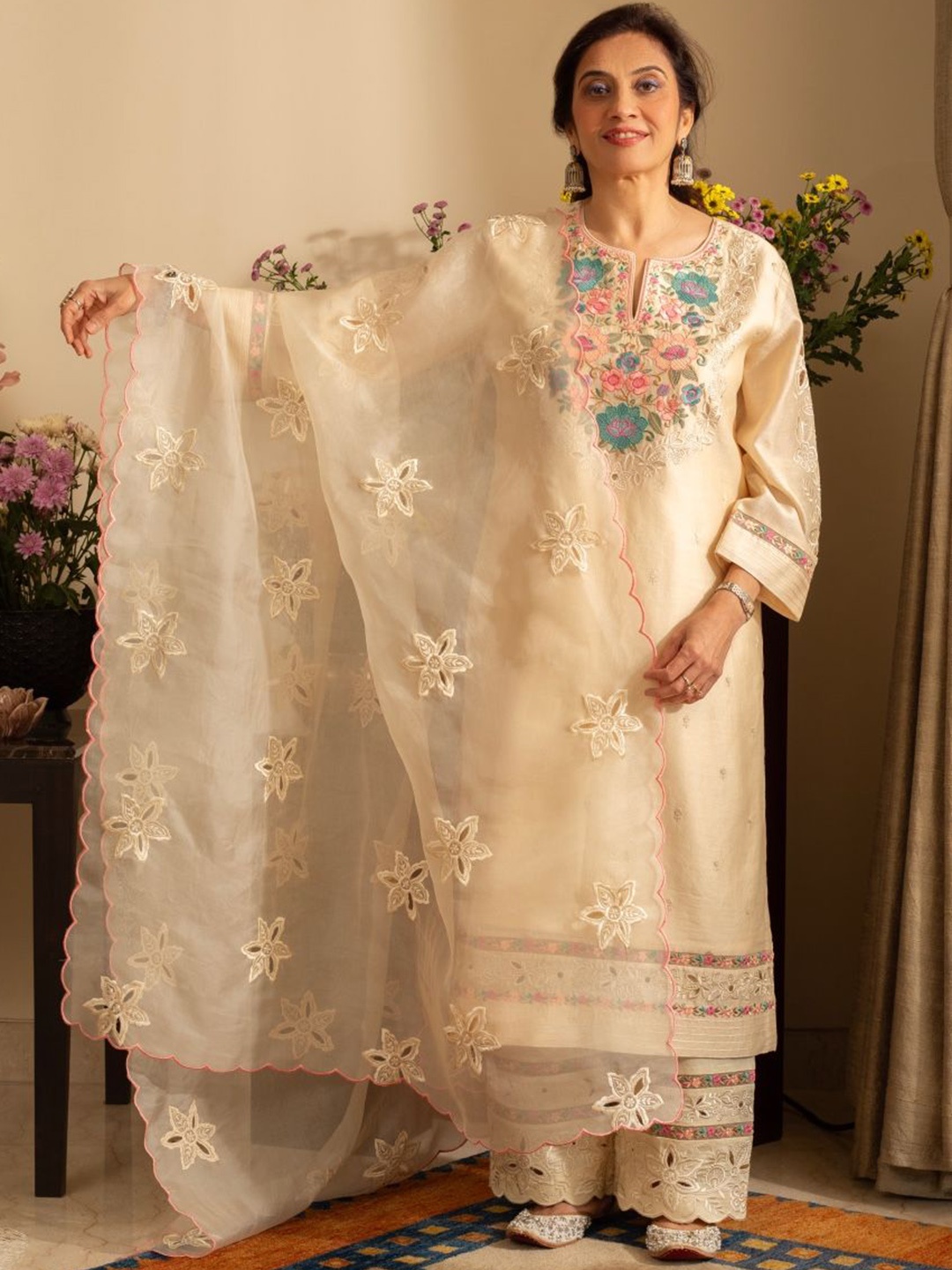 

HOUSE OF INARI Floral Embroidered Chanderi Silk Straight Kurta With Palazzos & Dupatta, Cream