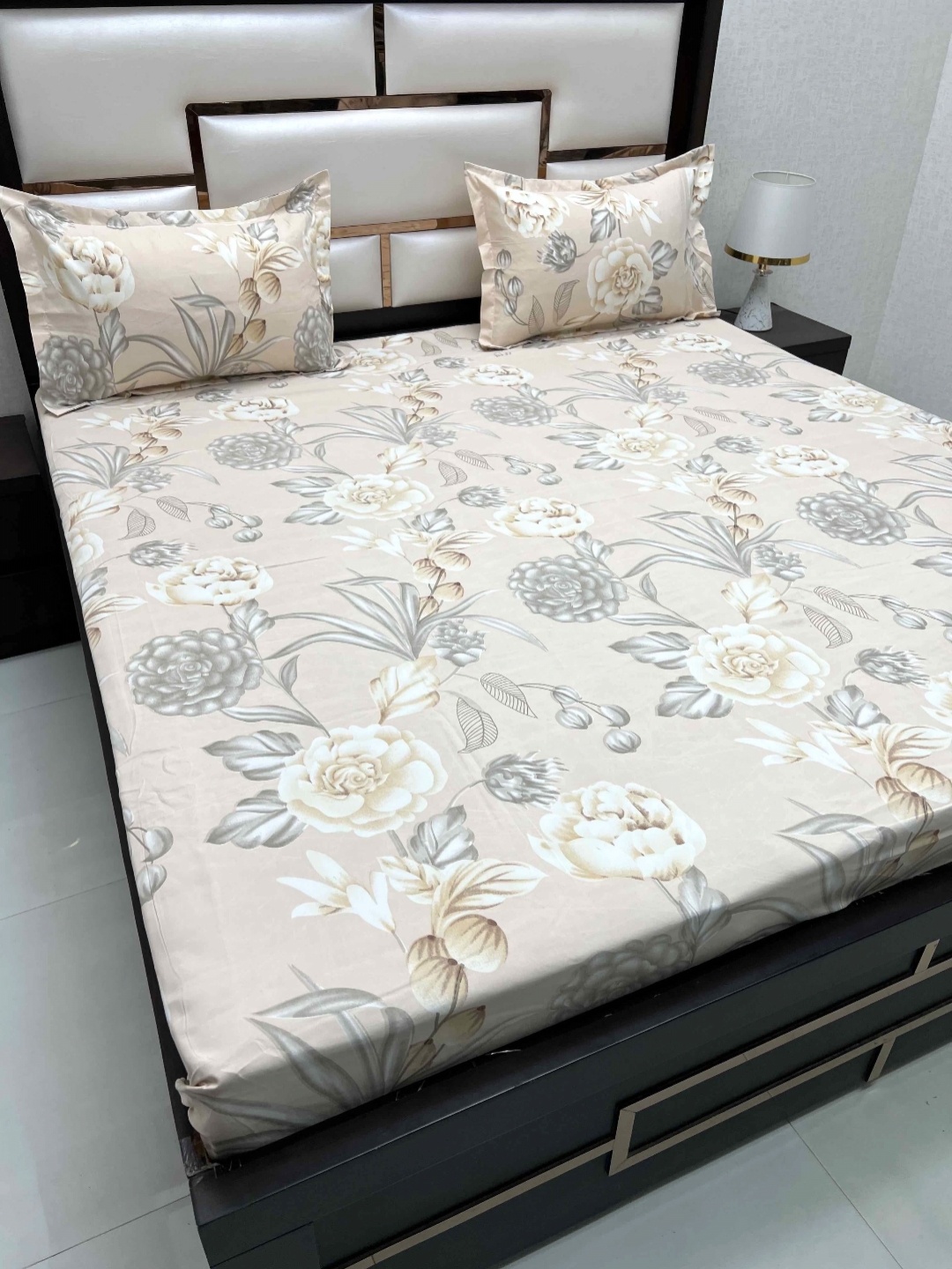 

Pure Decor Queen Size Double Bedsheet With 2 Pillow Covers 2.28m X 2.54m, Peach