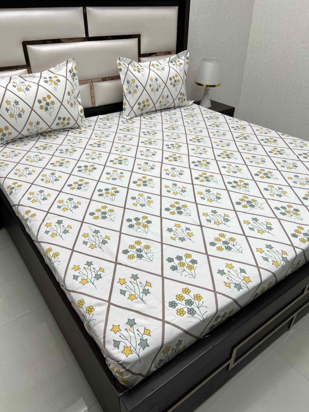 

Pure Decor Queen Size Double Bedsheet With 2 Pillow Covers 2.28m X 2.54m, Peach