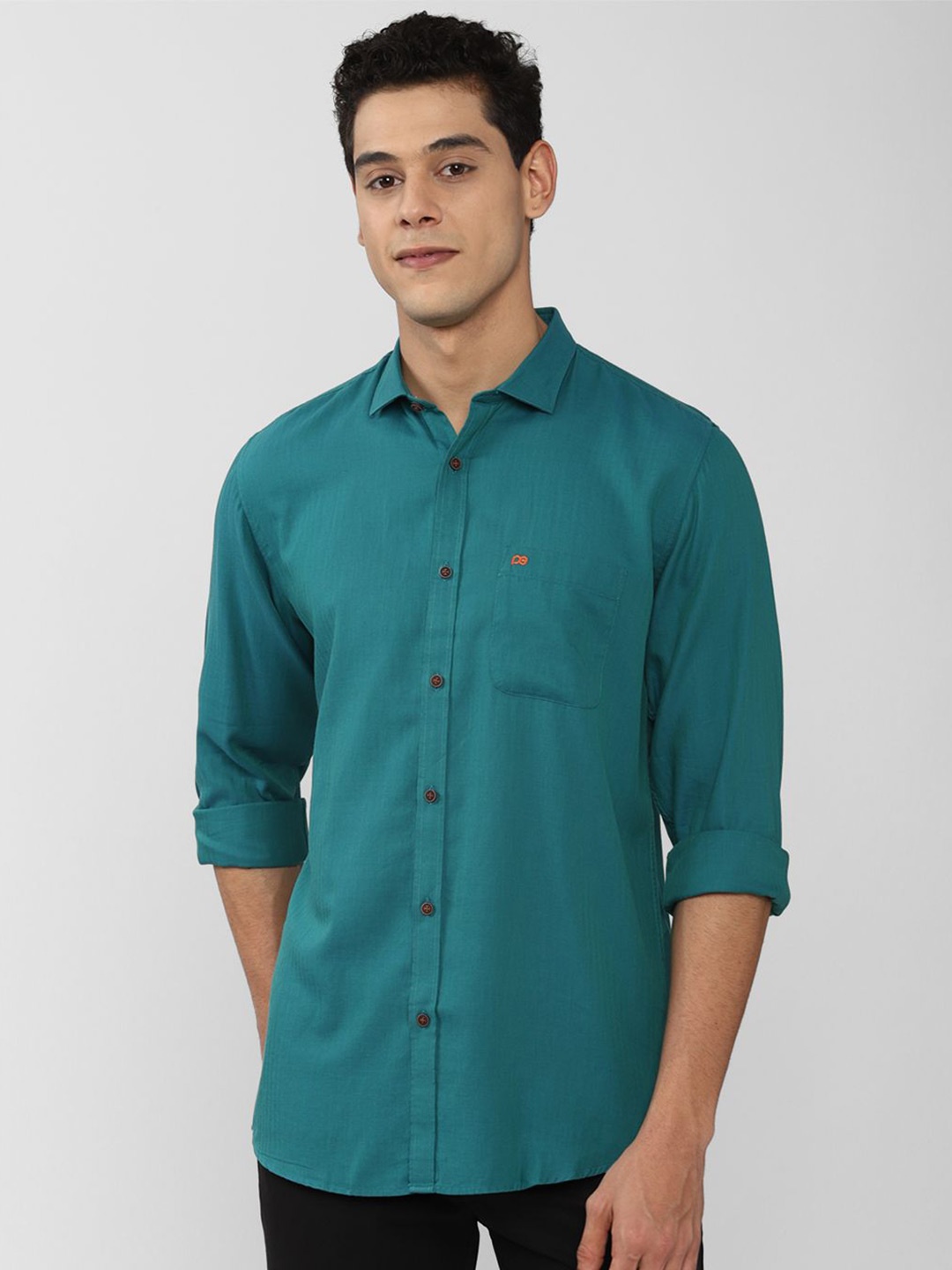 

Peter England Casuals Men Slim Fit Opaque Casual Shirt, Green