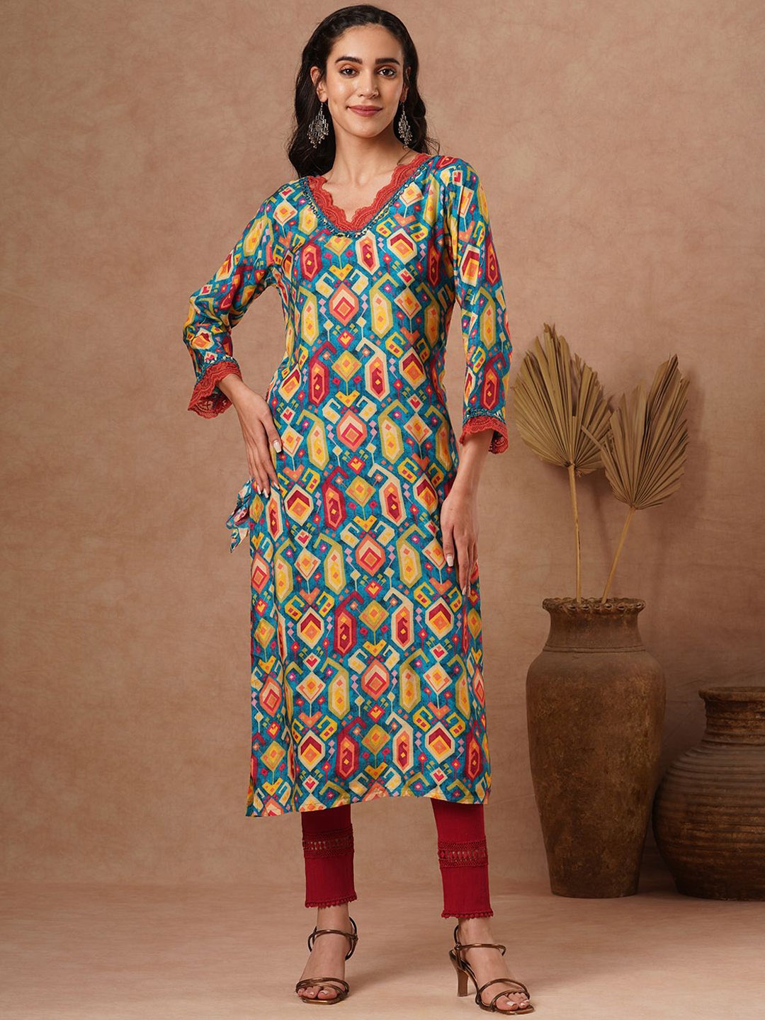 

FASHOR Ethnic Motifs Printed V-Neck Mirror Work Straight Kurta, Green