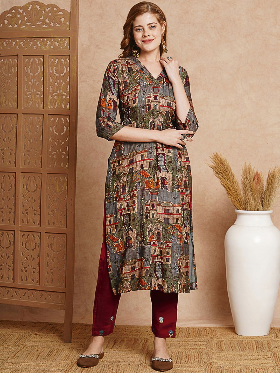 

FASHOR Ethnic Motifs Printed V-Neck Kantha Work Straight Kurta, Grey