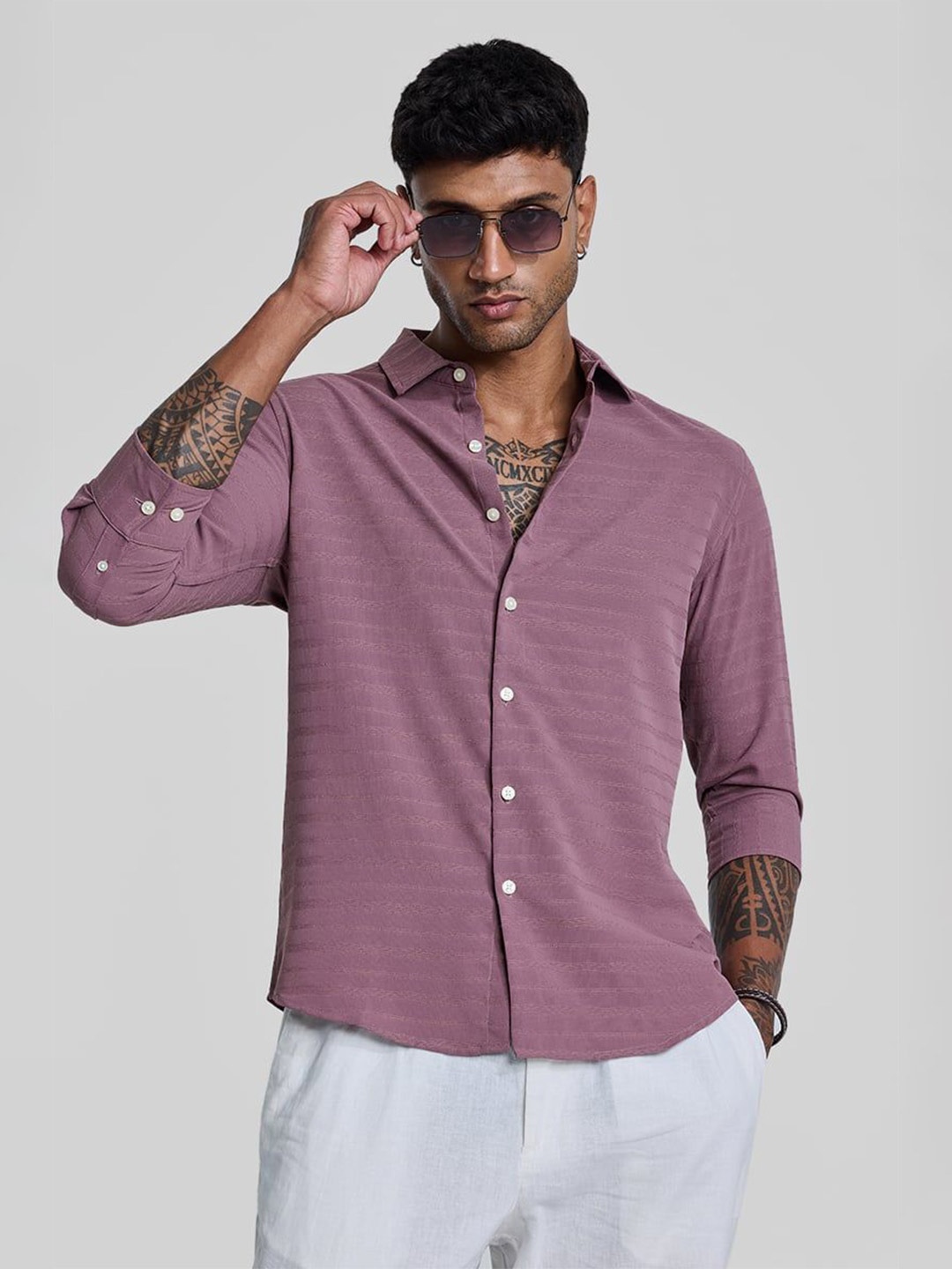 

Snitch Men Smart Spread Collar Textured Casual Shirt, Mauve