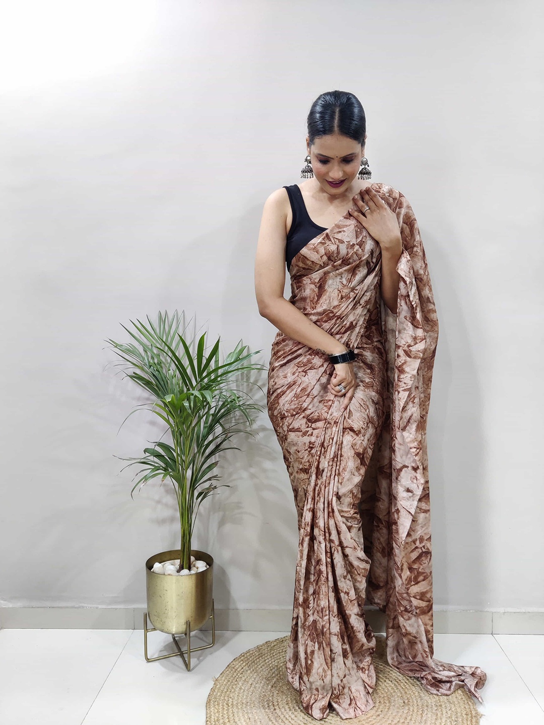 

V3 FASHION STUDIO Floral Pure Georgette Ready to Wear Jamdani Saree, Brown