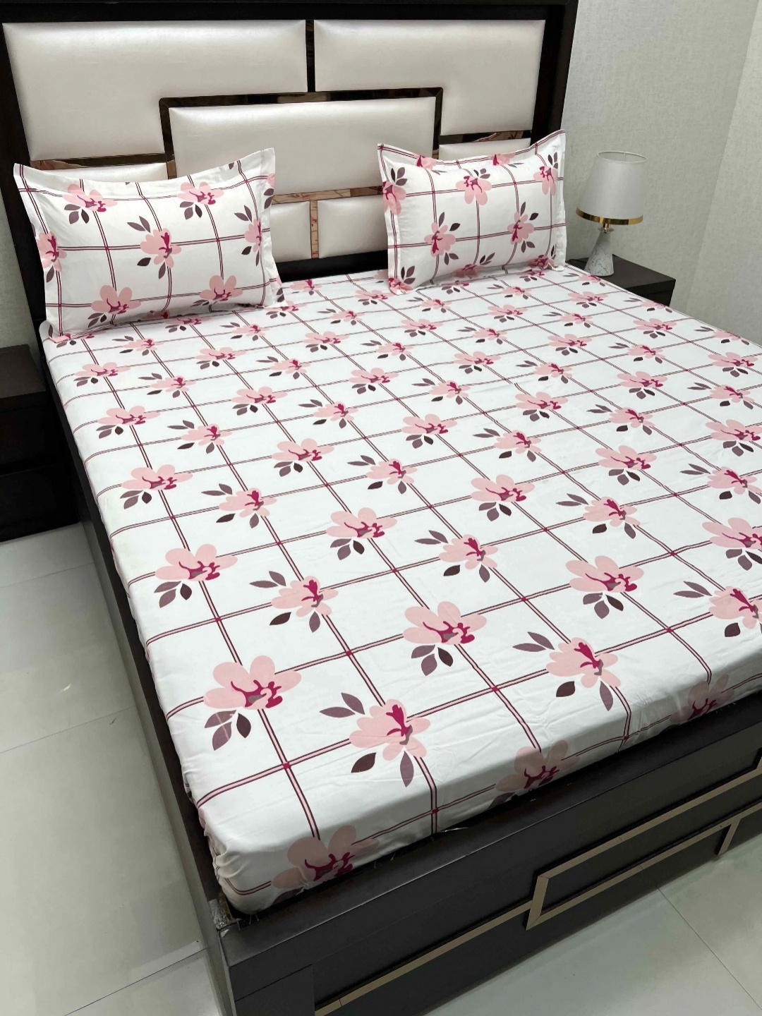 

Pure Decor Queen Size Double Bedsheet With 2 Pillow Covers 2.28m X 2.54m, Pink