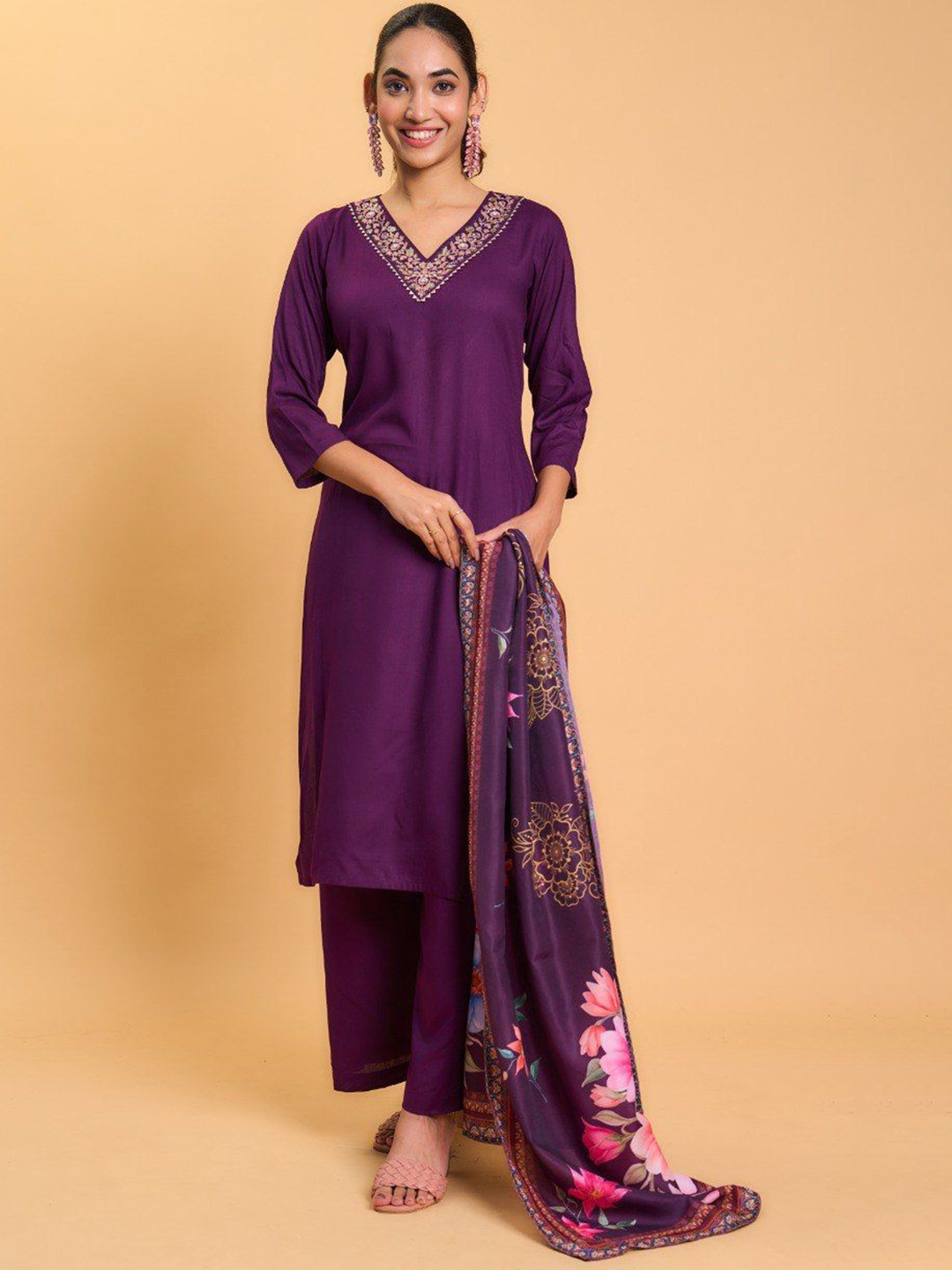 

JULEE Floral Embroidered Chanderi Silk Kurta With Trousers & Dupatta, Purple