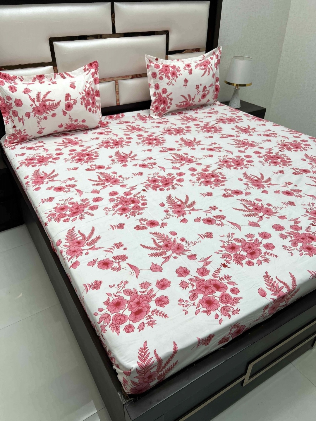 

Pure Decor Queen Size Double Bedsheet With 2 Pillow Covers 2.28m X 2.54m, Pink