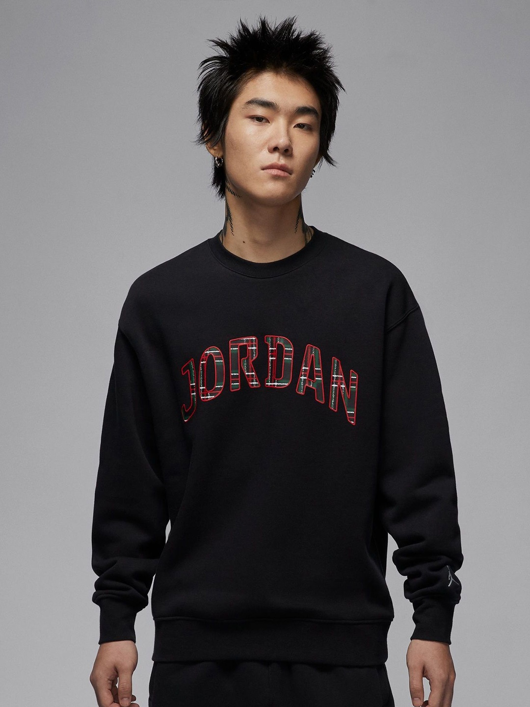 

Nike Typography Printed Jordan Essentials Men's Fleece Crew-Neck Sweatshirt, Black