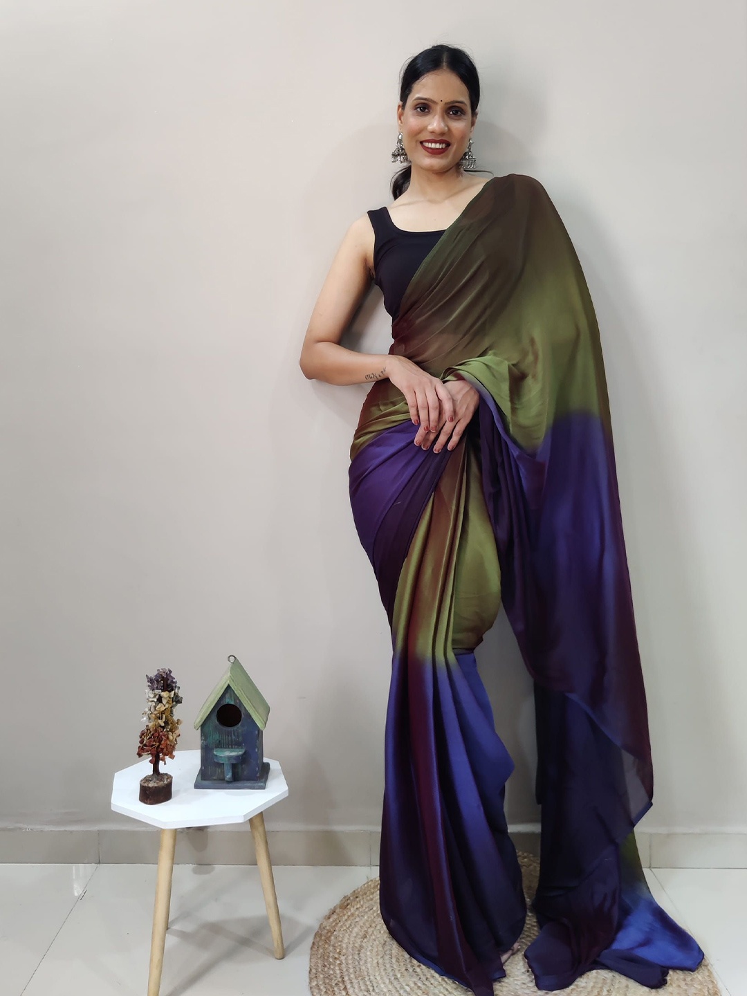 

V3 FASHION STUDIO Colourblocked Ready to Wear Jamdani Saree, Green