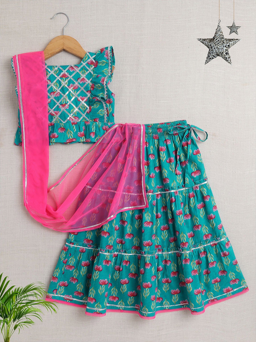 

The Magic Wand Girls Printed Gotta Patti Square Neck Cotton Ready to Wear Lehenga Choli, Blue