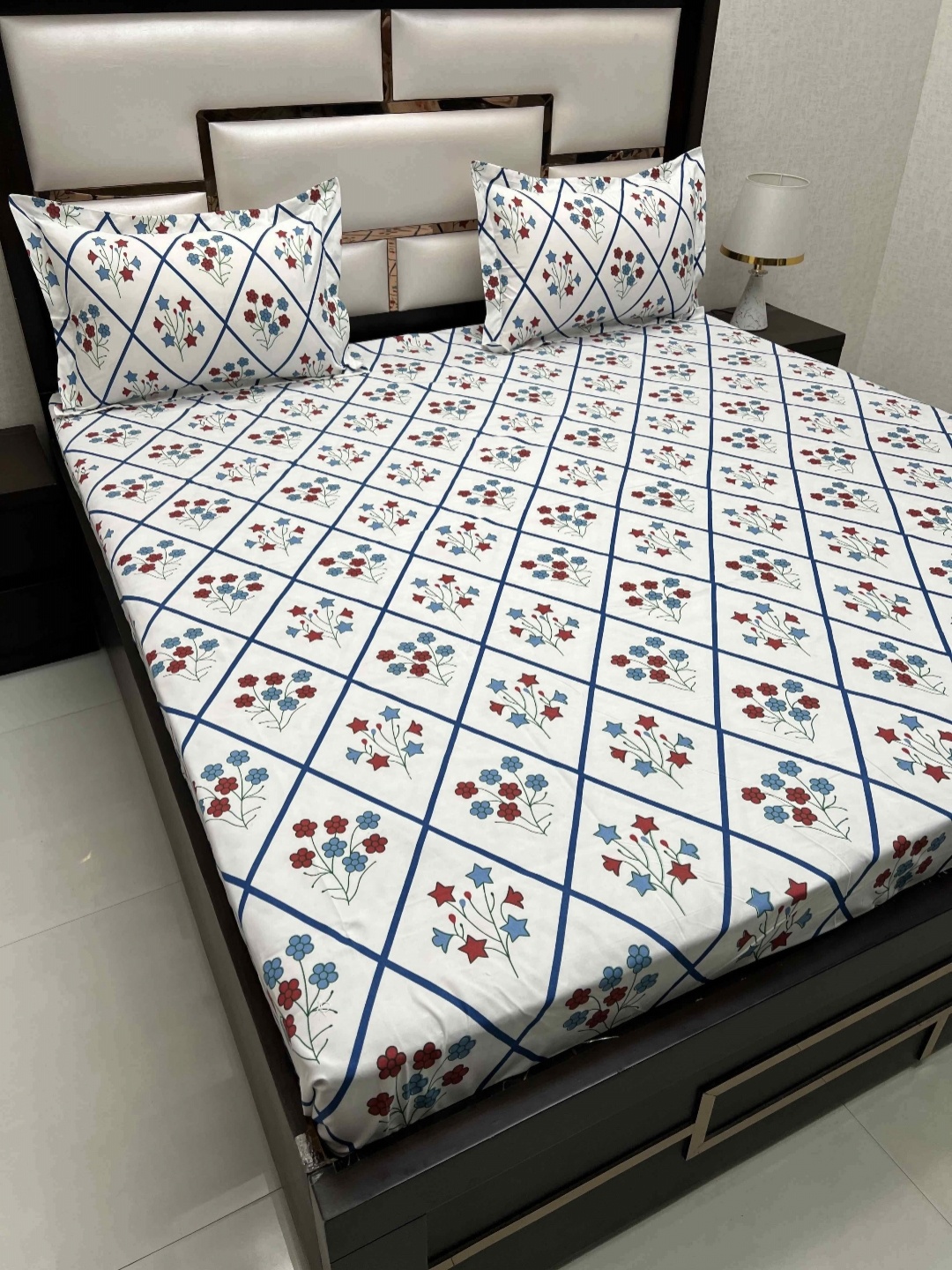 

Pure Decor Queen Size Double Bedsheet With 2 Pillow Covers 2.28m X 2.54m, White