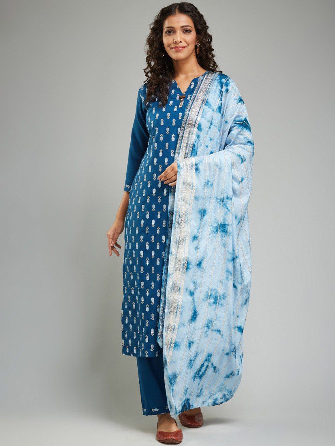 

Aika Ethnic Motifs Printed Notch Neck Chanderi Silk Straight Kurta With Trousers & Dupatta, Blue
