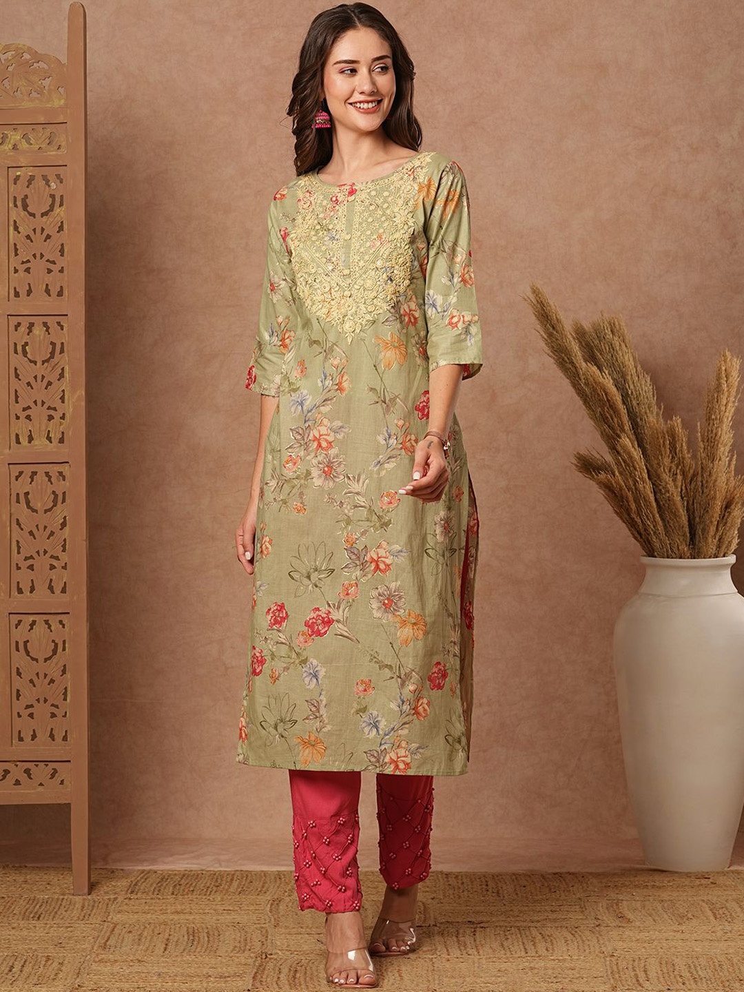 

FASHOR Floral Printed Round Neck Thread Work Straight Cotton Kurta, Green