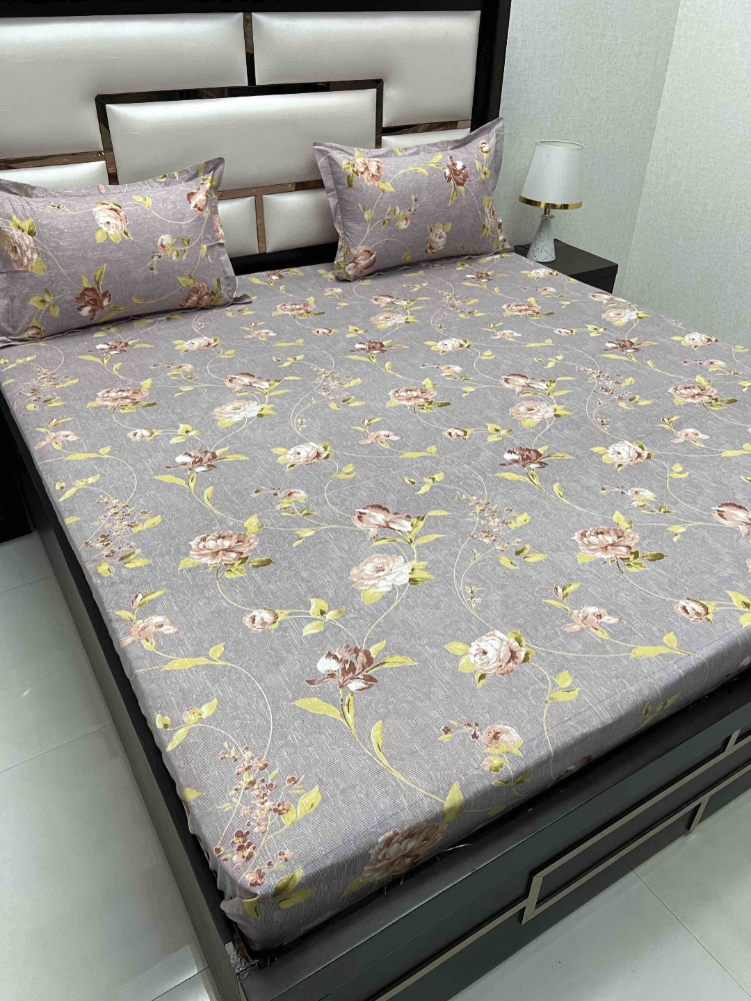 

Pure Decor Grey & Brown Floral Pure Cotton 230 TC King Bedsheet Set 2.76 m x 3.06 m