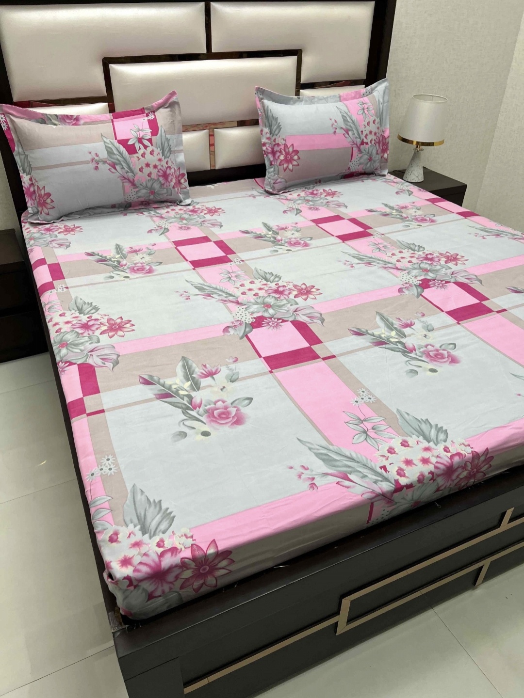 

Pure Decor Queen Size Double Bedsheet With 2 Pillow Covers 2.28m X 2.54m, Pink