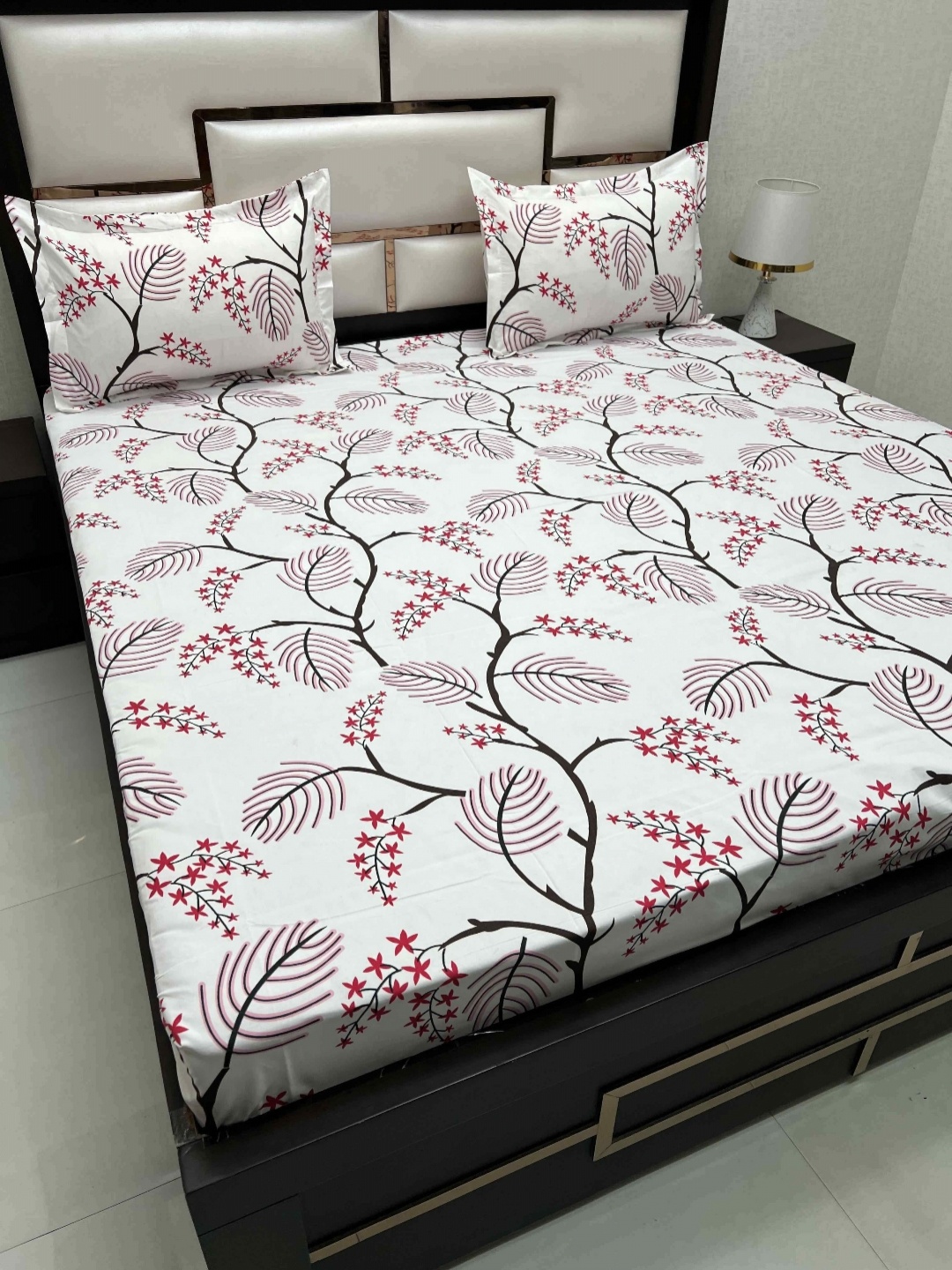 

Pure Decor Queen Size Double Bedsheet With 2 Pillow Covers 2.28m X 2.54m, White