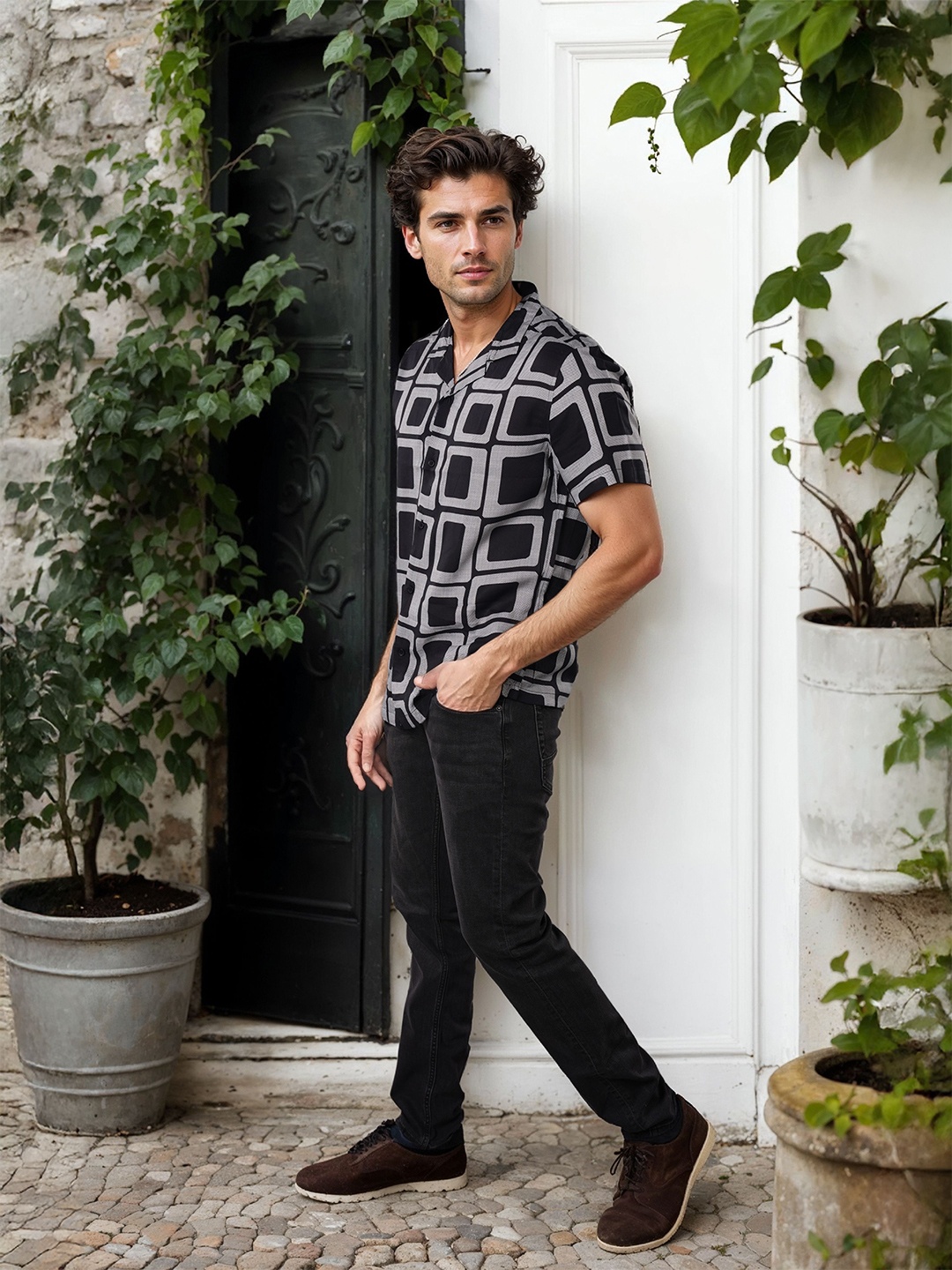 

Celio Men Classic Cuban Collar Geometric Printed Casual Shirt, Black