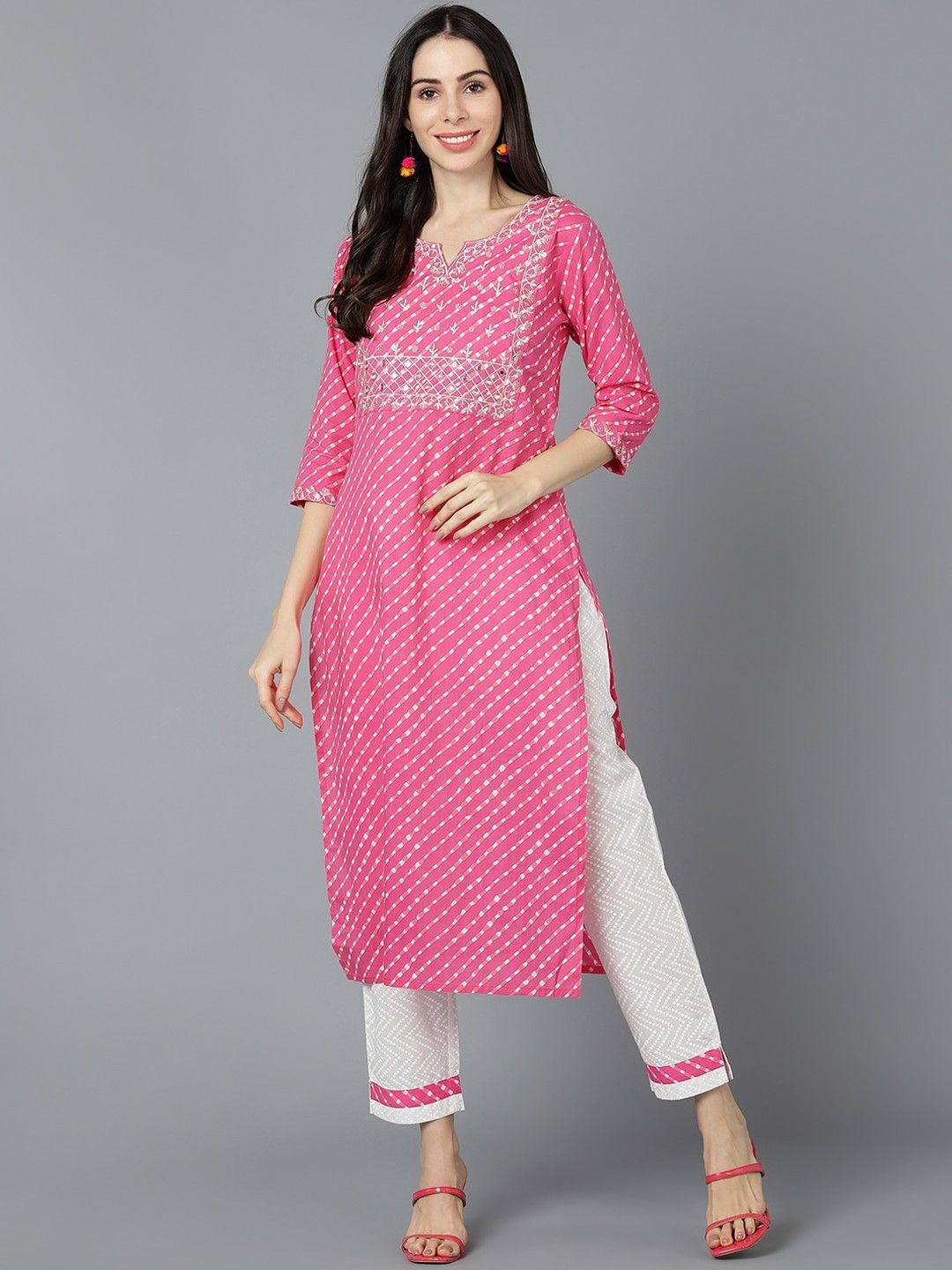 

AHIKA Pink & White Leheriya Printed Notch Neck Thread Work Straight Kurta