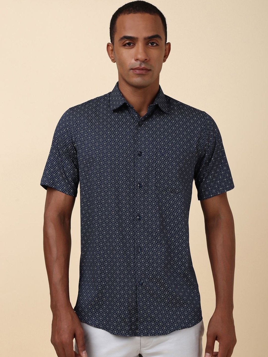 

Allen Solly Men Spread Collar Micro Ditsy Printed Cotton Slim Fit Casual Shirt, Navy blue