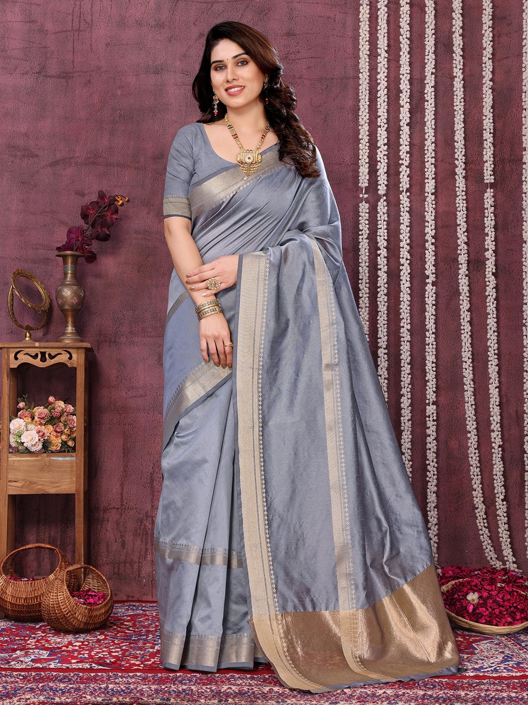 

Sidhidata Woven Design Kanjeevaram Saree, Grey