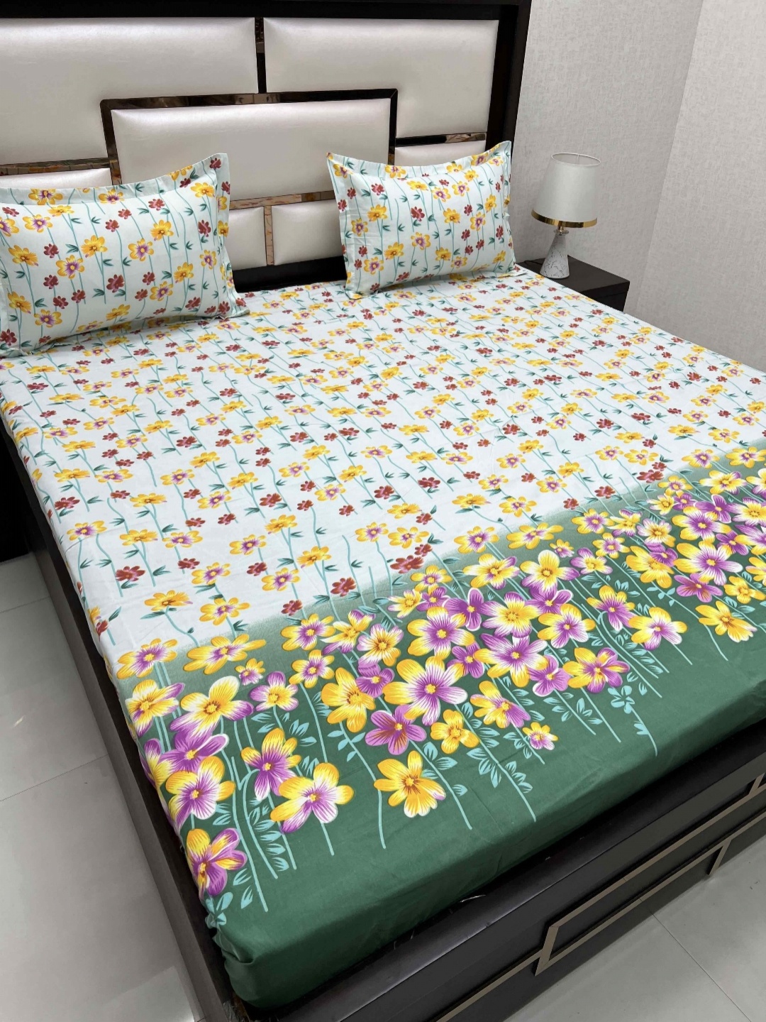

Pure Decor Queen Size Double Bedsheet With 2 Pillow Covers 2.28m X 2.54m, White