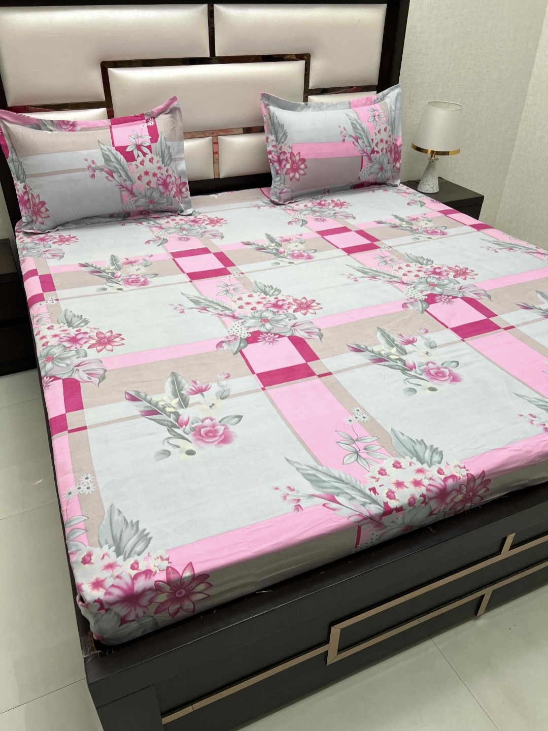 

Pure Decor Queen Size Double Bedsheet With 2 Pillow Covers 2.28m X 2.54m, Pink