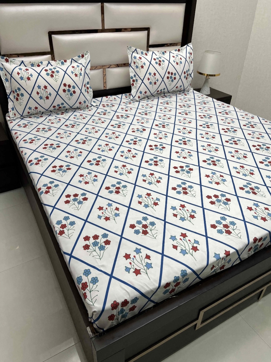 

Pure Decor Queen Size Double Bedsheet With 2 Pillow Covers 2.28m X 2.54m, White