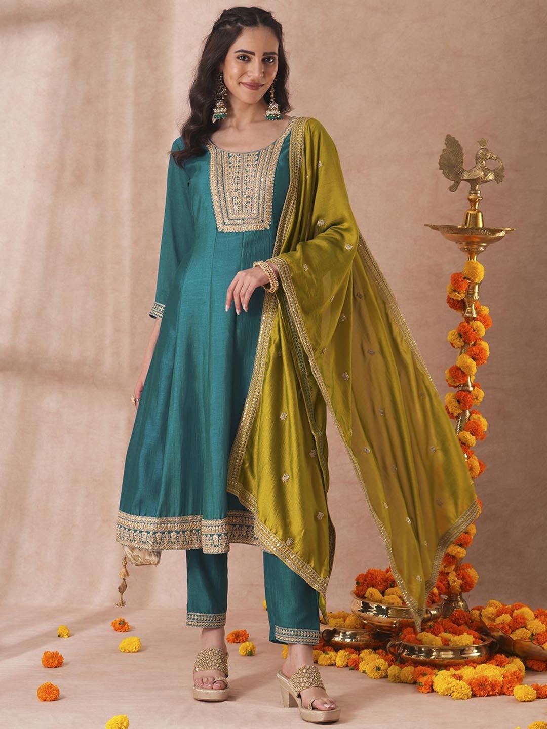 

FASHOR Ethnic Motifs Yoke Design Anarkali Sequinned Kurta with Trousers & Dupatta, Turquoise blue