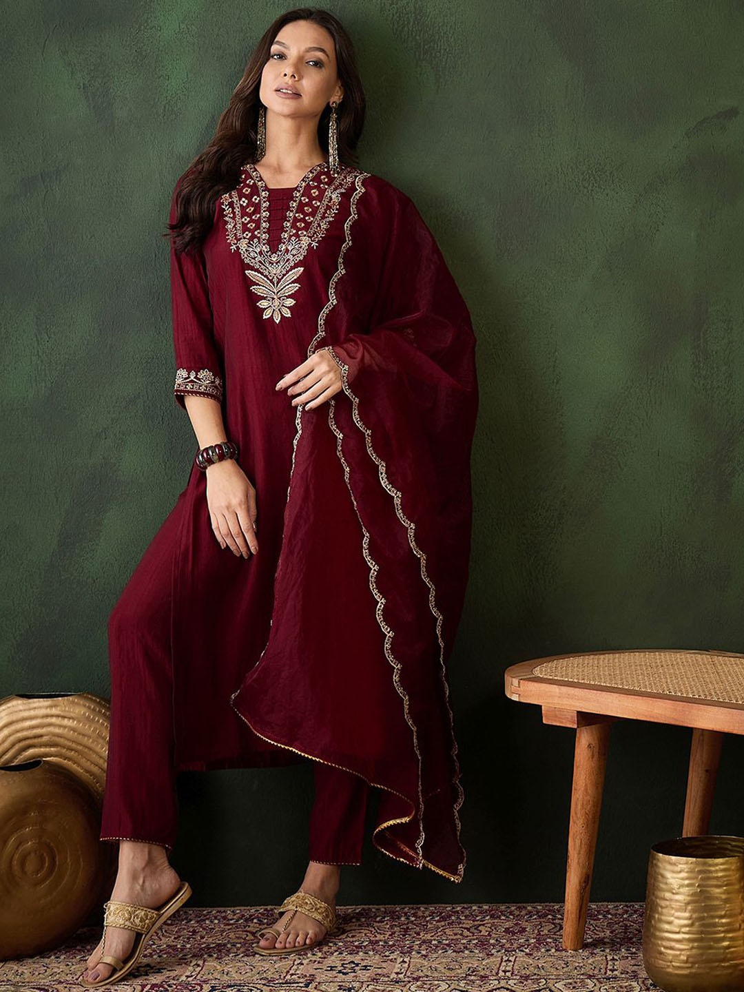 

Sangria Floral Embroidered Straight Kurta & Trouser With Dupatta, Maroon