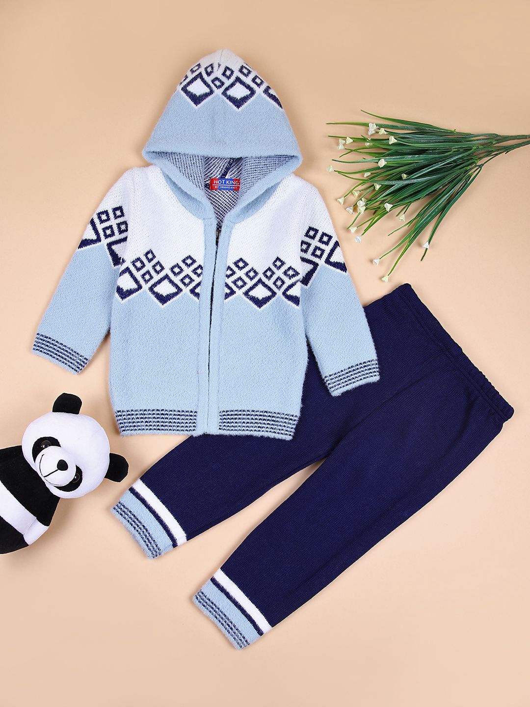 

V-Mart Boys Geometric Printed Hooded Pure Cotton Sweatshirt With Joggers, Blue