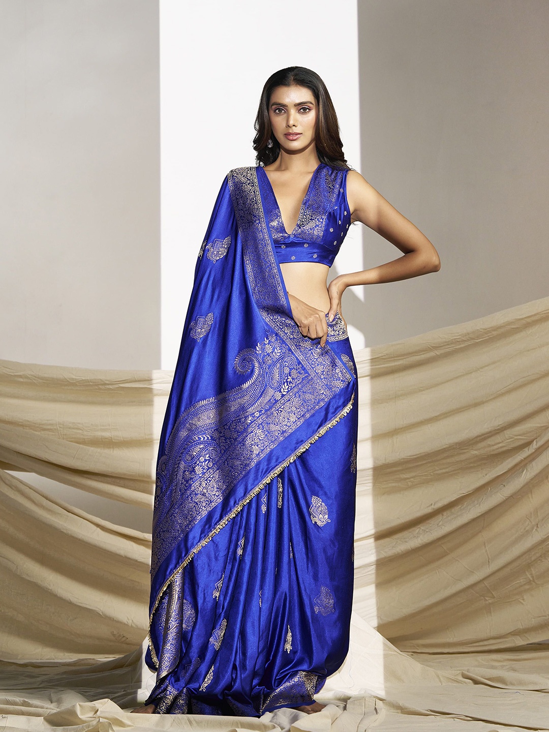 

TANNAH Woven Design Zari Saree, Blue