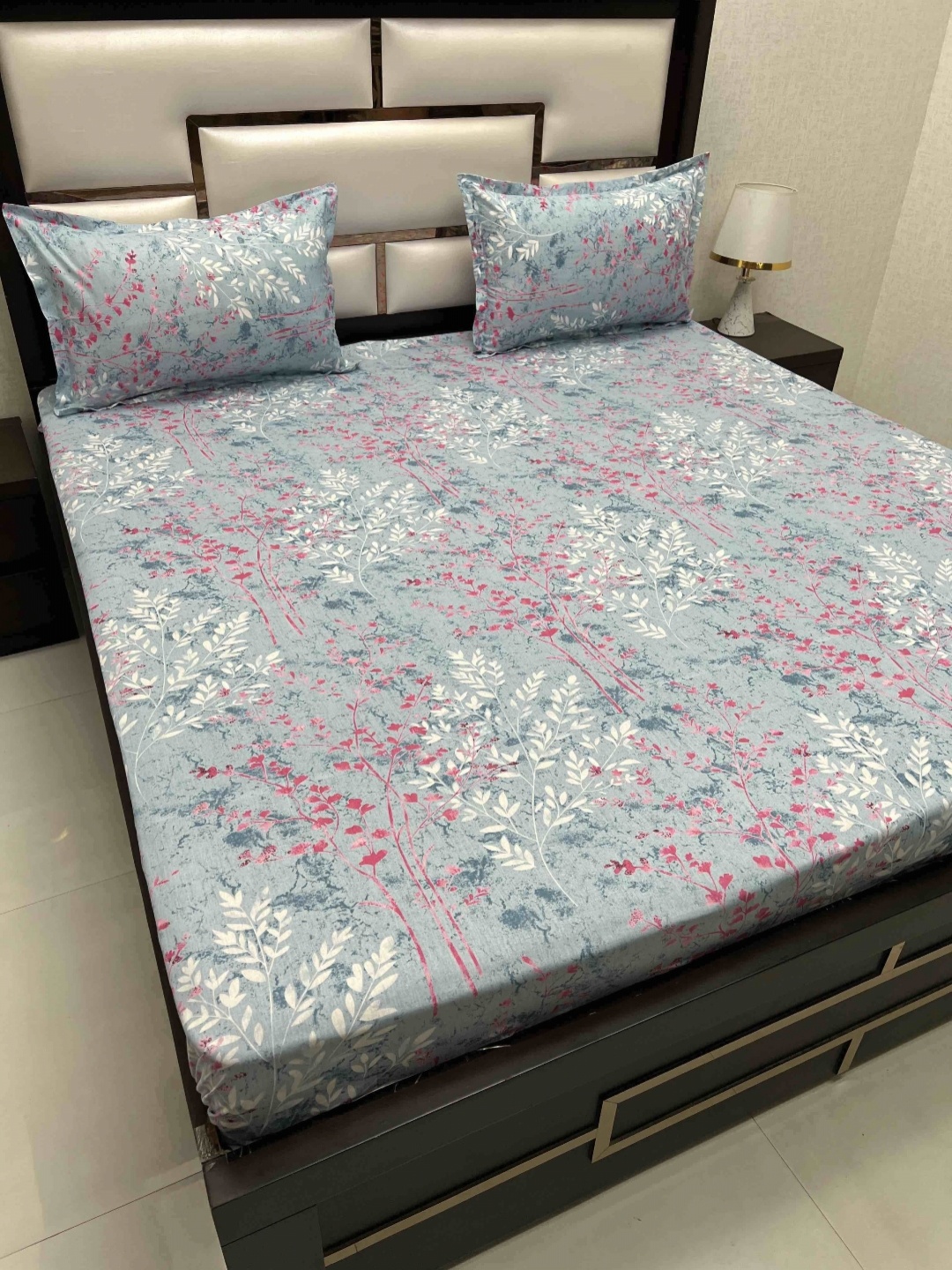 

Pure Decor Velar Blue Ethnic Printed Pure Cotton 220 TC King Bedsheet Set 3.05 x 2.74 m