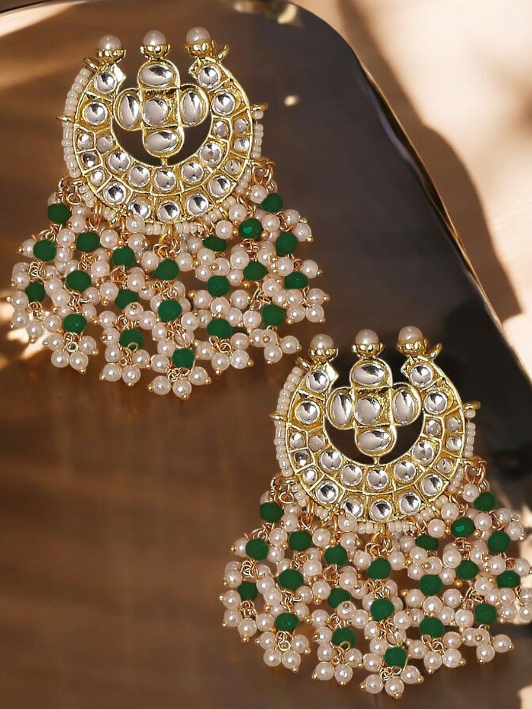 

OOMPH Kundan Studded Jadau Circular Drop Earrings, Green