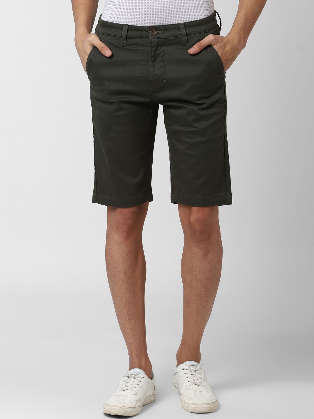 

PETER ENGLAND UNIVERSITY Men Cotton Regular Fit Mid-Rise Solid Shorts, Olive