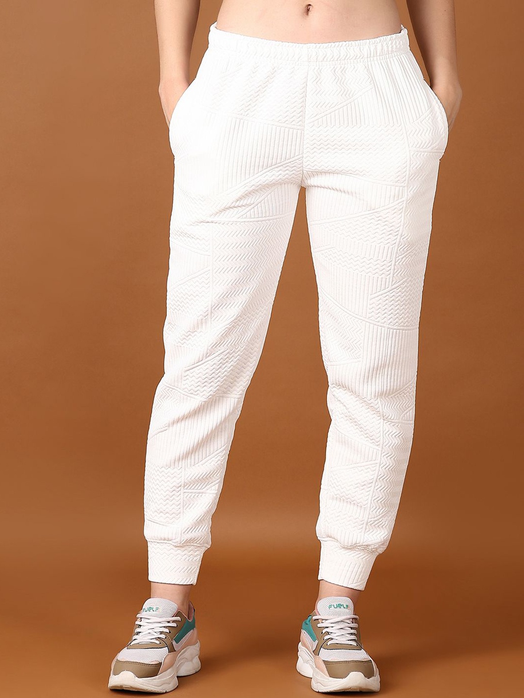 

V-Mart Women Cotton Mid- Rise Joggers, White
