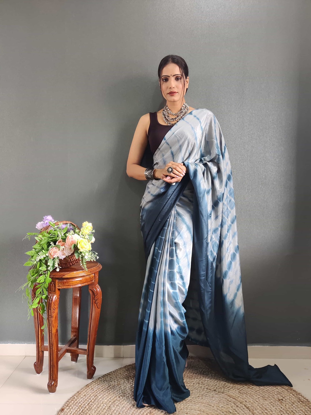 

V3 FASHION STUDIO Tie and Dye Ready to Wear Jamdani Saree, Blue