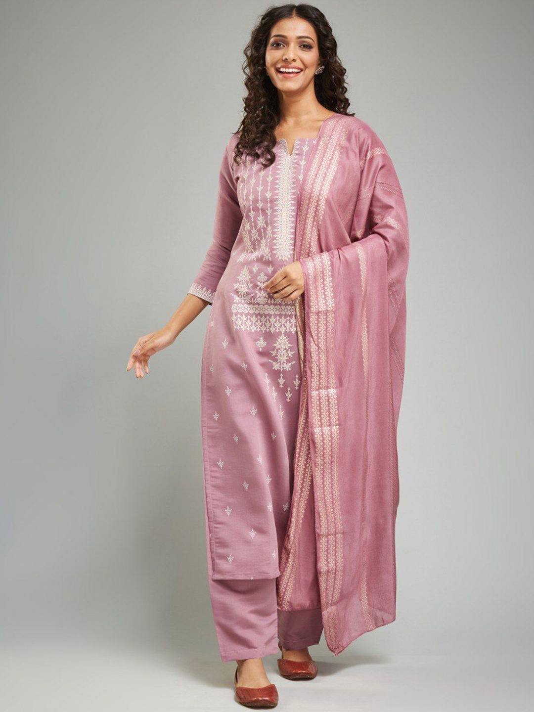 

JULEE Ethnic Motifs Printed Kurta With Trousers & Dupatta, Purple