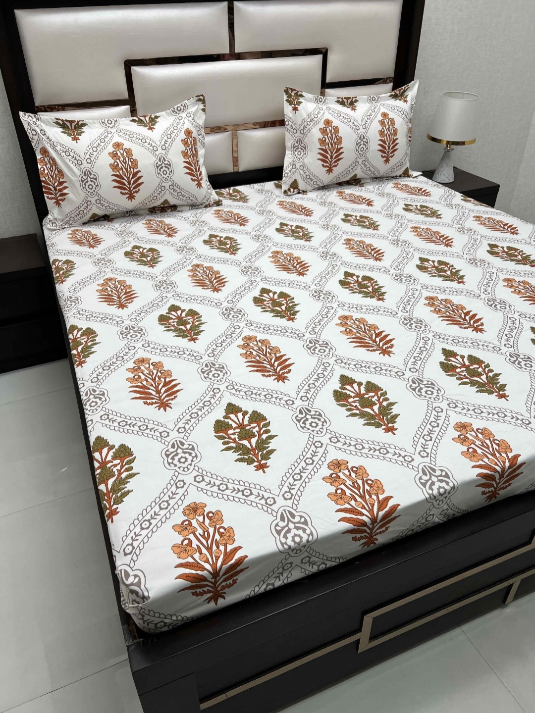 

Pure Decor Queen Size Double Bedsheet With 2 Pillow Covers 2.28m X 2.54m, Brown