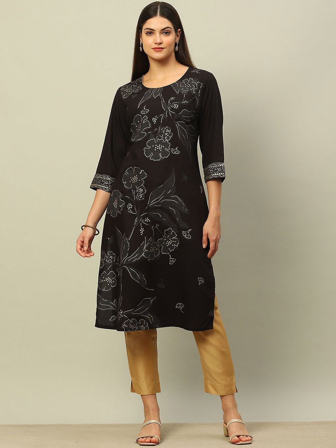 

Rangriti Floral Printed Round Neck Three-Quarter Sleeves Regular Straight Kurta, Black