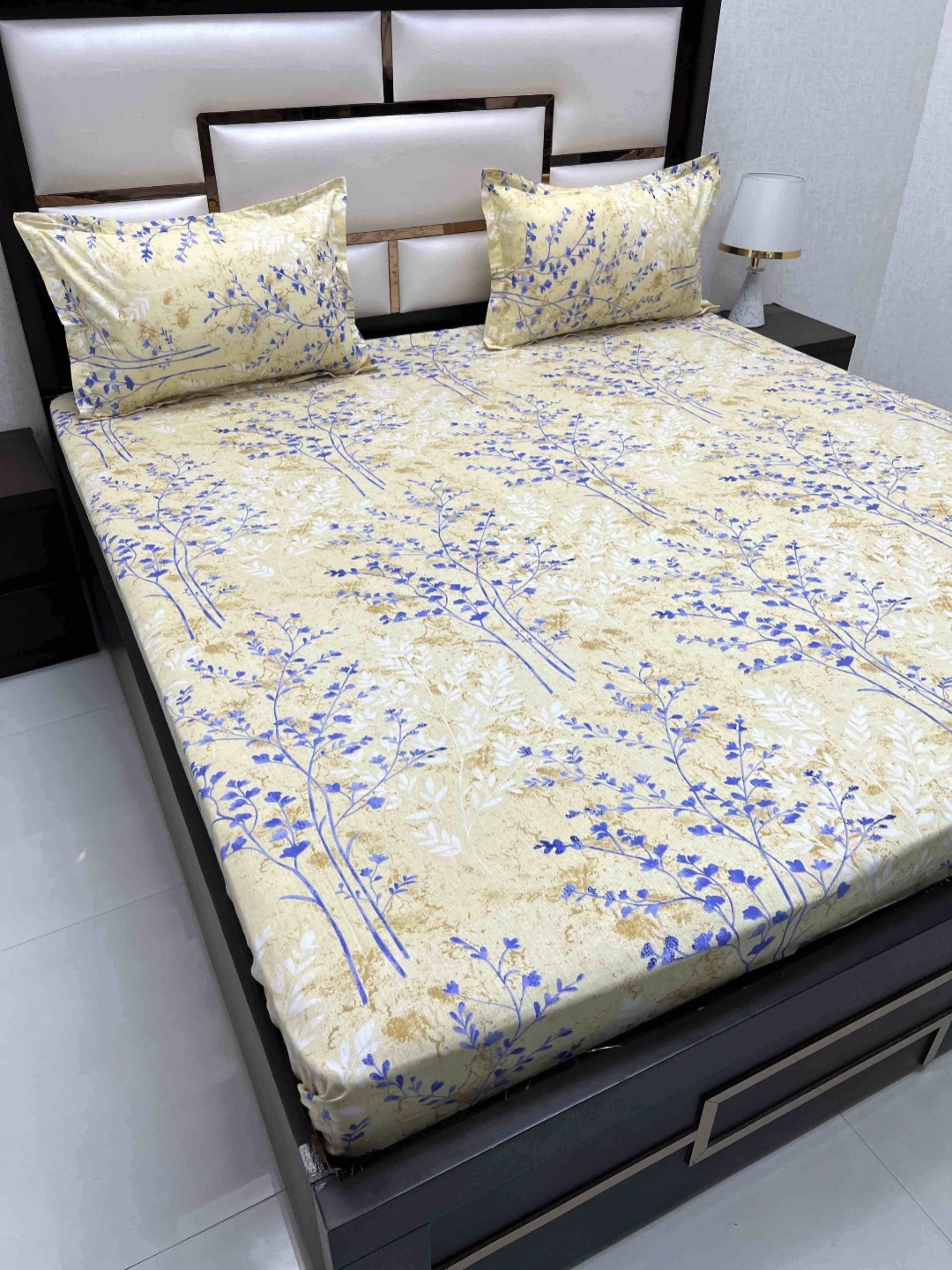 

Pure Decor Yellow & Blue Floral Pure Cotton 260 TC King Bedsheet Set 2.76 m x 3.03 m