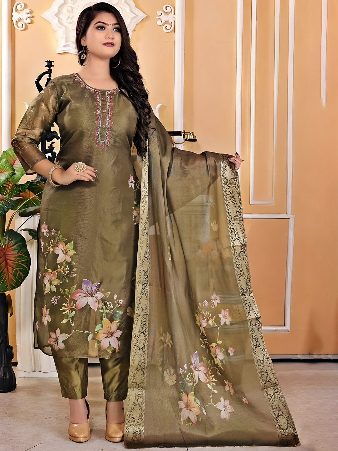 

LUGAI Floral Printed Kurta With Salwar & Dupatta, Green