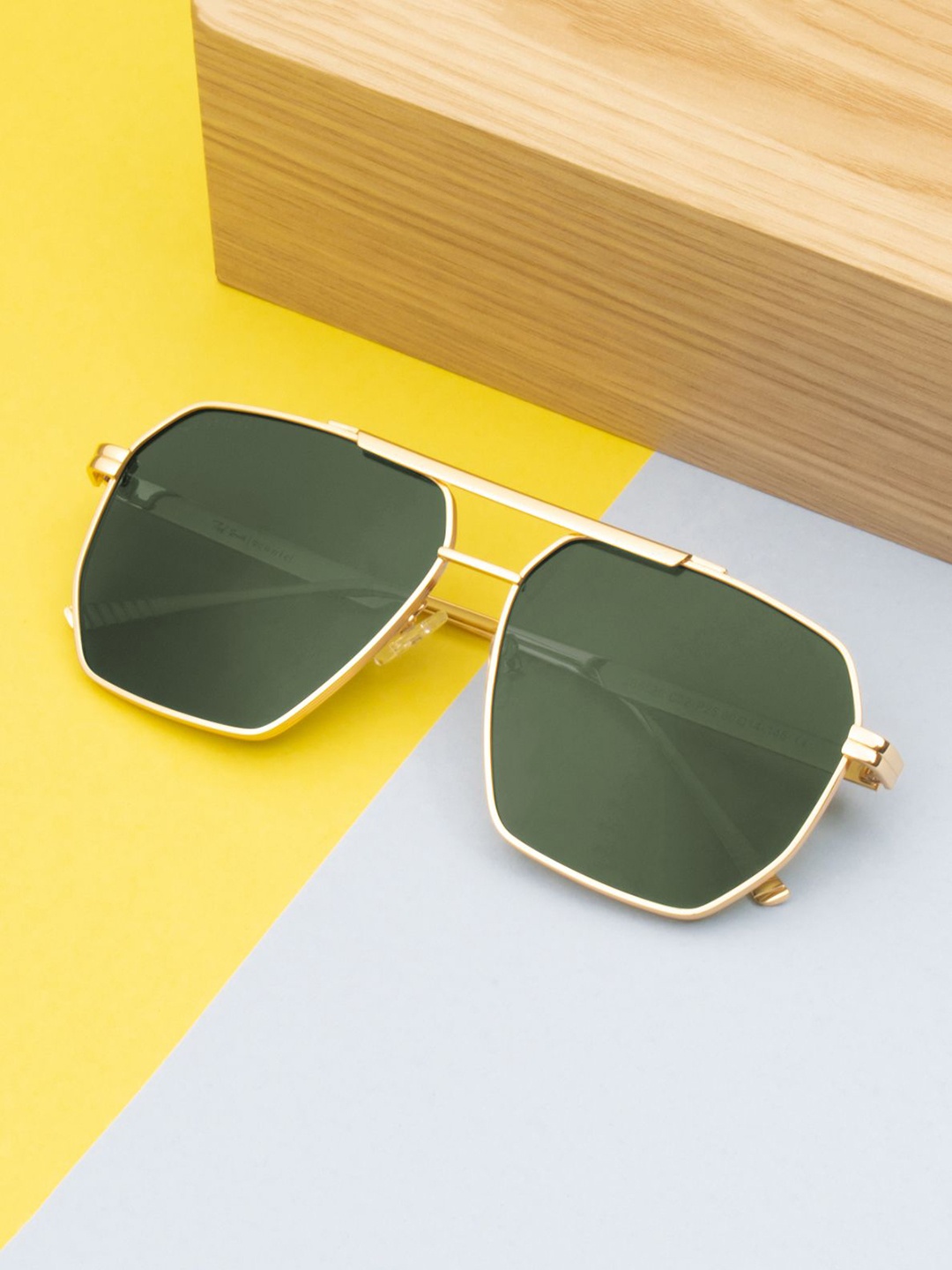 

Ted Smith Unisex Square Sunglasses with Polarised Lens RANCH_C2, Gold