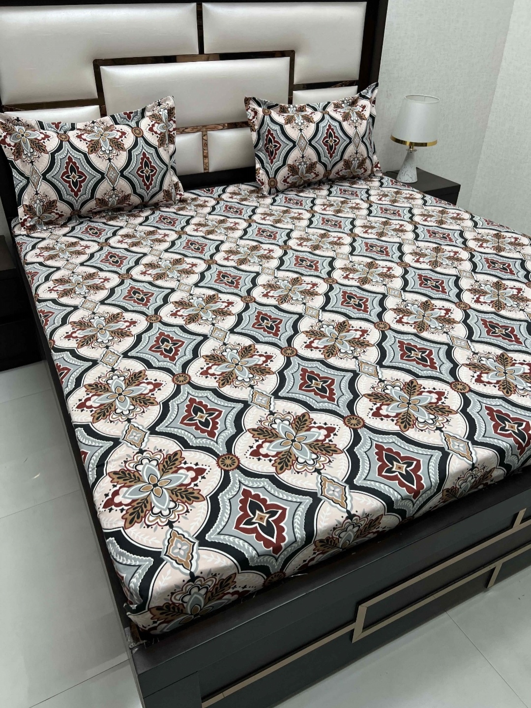 

Pure Decor Queen Size Double Bedsheet With 2 Pillow Covers 2.28m X 2.54m, Brown