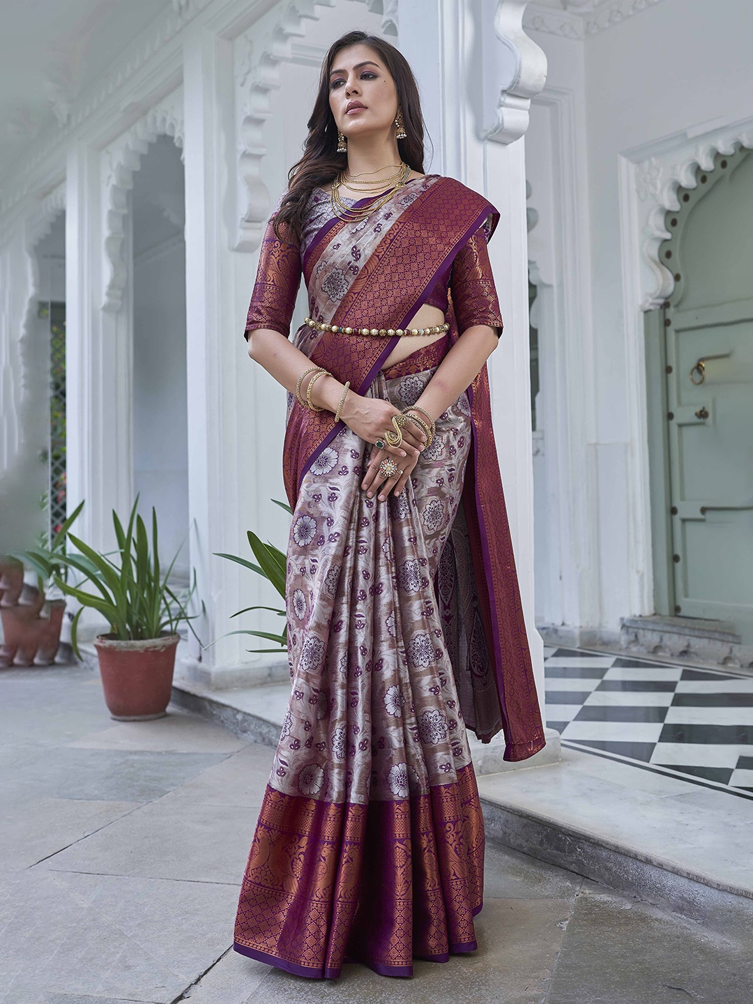 

Tankori Woven Design Zari Tissue Kanjeevaram Saree, Silver